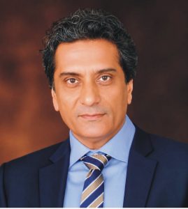 مریضوں سے خوش اخلاقی اور میانہ روی ڈاکٹر خالد وحید کی پہچان ہے