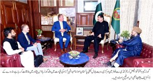 گورنر خیبرپختونخوا سے چیئرمین مرکزی رویت ہلال کمیٹی پاکستان کا گورنر ہاؤس پشاور میں ملاقات